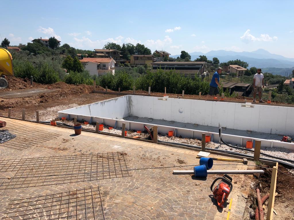 REALIZZAZIONE PISCINA PRIVATA - BOVILLE ERNICA (FR)